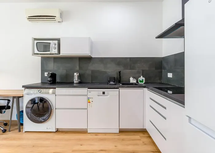 Modern Retreat 1 In By Lovelystay Apartamento