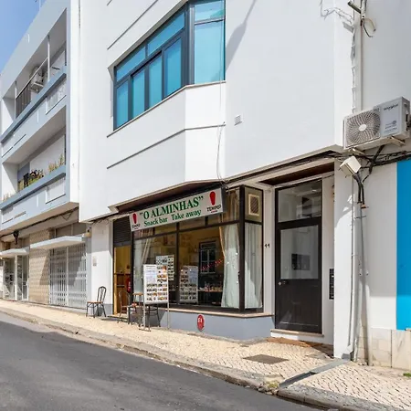 Charming 1bdr Flat In By Lovelystay