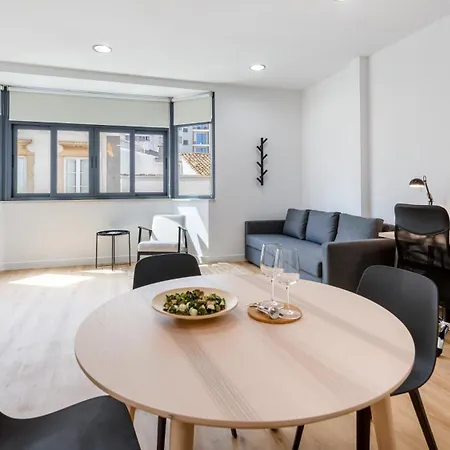 Charming 1bdr Flat In By Lovelystay